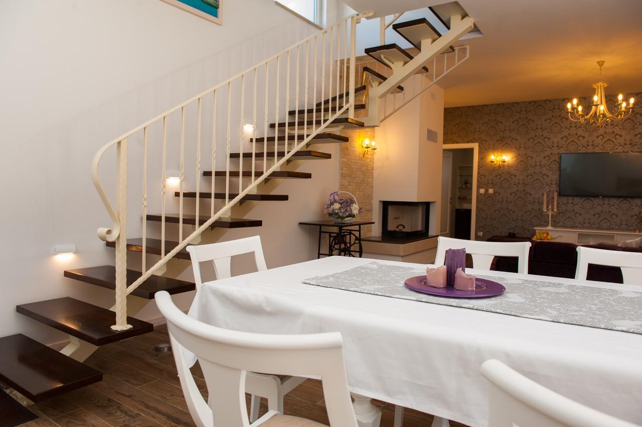 Luxury Villa Kate - In Lucice Bay With Turquoise Sea, Amazing Seaviews, And Heated Pool Milna  Exterior photo