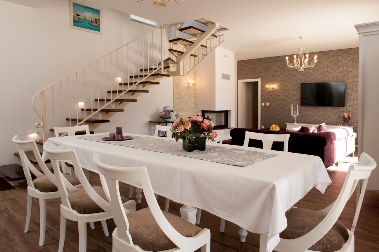 Luxury Villa Kate - In Lucice Bay With Turquoise Sea, Amazing Seaviews, And Heated Pool Milna  Exterior photo