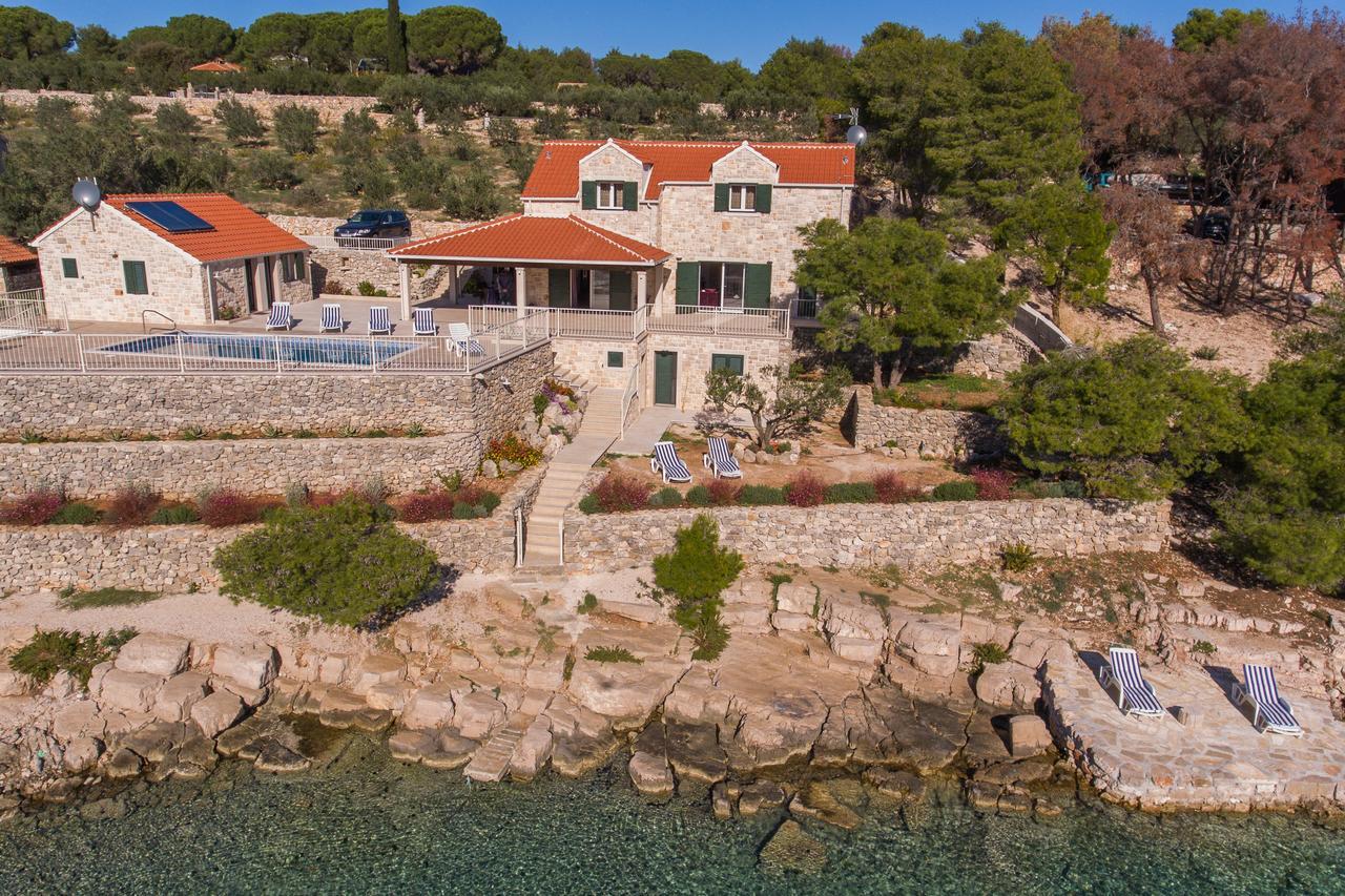 Luxury Villa Kate - In Lucice Bay With Turquoise Sea, Amazing Seaviews, And Heated Pool Milna  Exterior photo
