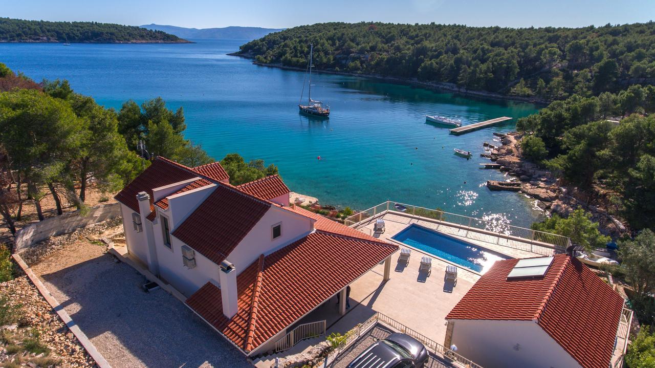 Luxury Villa Kate - In Lucice Bay With Turquoise Sea, Amazing Seaviews, And Heated Pool Milna  Exterior photo