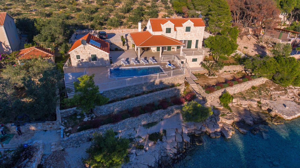 Luxury Villa Kate - In Lucice Bay With Turquoise Sea, Amazing Seaviews, And Heated Pool Milna  Exterior photo