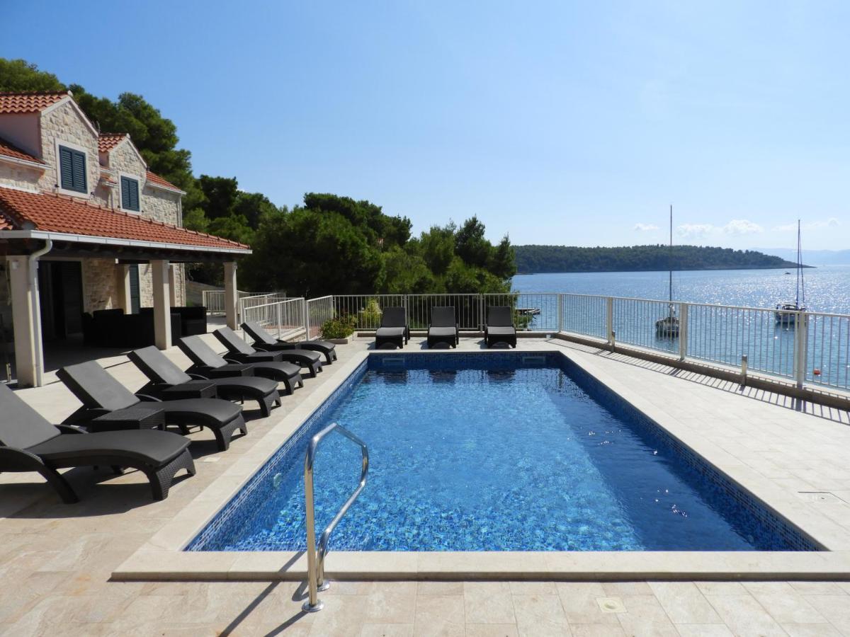 Luxury Villa Kate - In Lucice Bay With Turquoise Sea, Amazing Seaviews, And Heated Pool Milna  Exterior photo